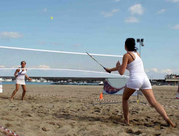 2013BeachBadminton